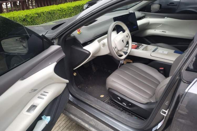 Used Deepal L07 2024 230Max Range-Extended Version Driver Seat