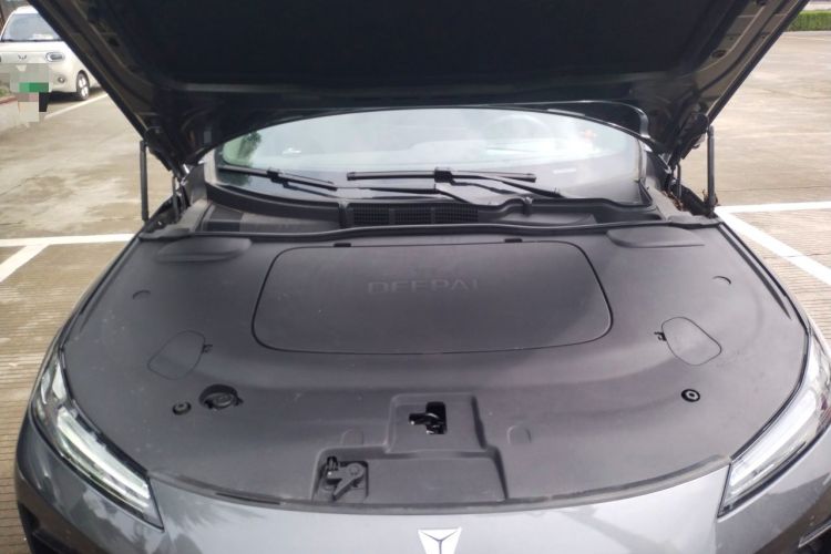 Used Deepal L07 2024 230Max Range-Extended Version Engine Bay