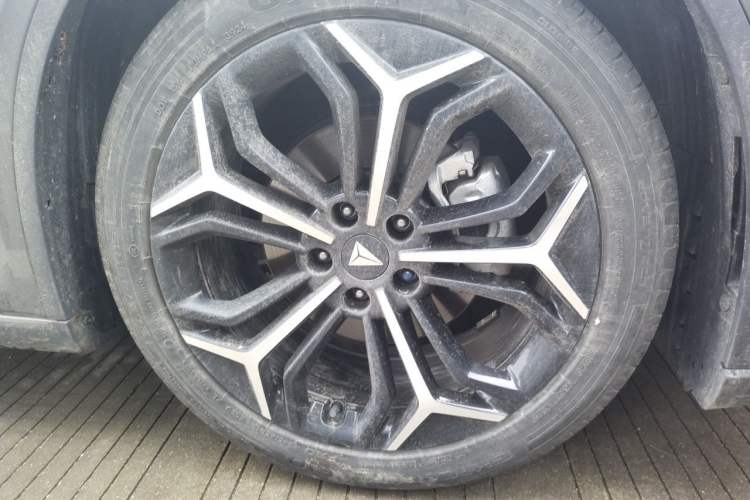 Used Deepal L07 2024 230Max Range-Extended Version Right Front Wheel Hub