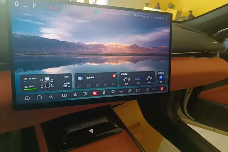 Used Deepal L07 2024 230Max Qiankun Intelligent Driving ADS SE Range-Extended Version Audio And AC Panel