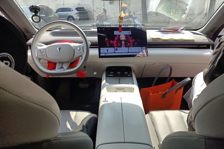 Used Deepal L07 2024 230Max Qiankun Intelligent Driving ADS SE Range-Extended Version Center Console