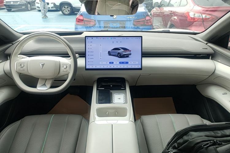 Used Deepal L07 2024 230Max Range-Extended Version Center Console