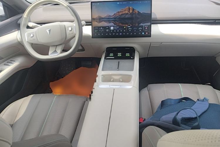 Used Deepal L07 2024 230Max Qiankun Intelligent Driving ADS SE Range-Extended Version Center Console