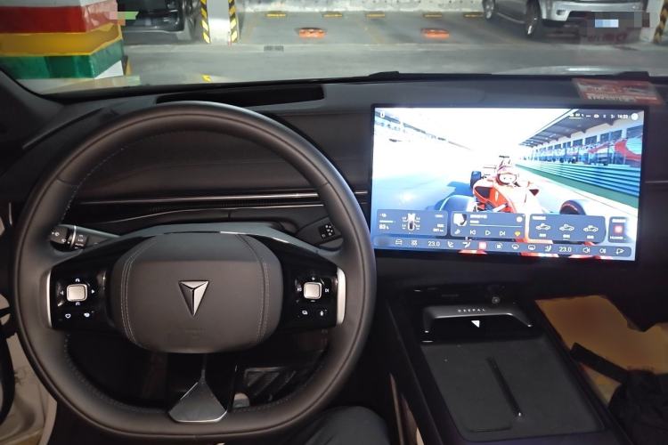 Used Deepal L07 2024 530 Max Qiankun Intelligent Driving ADS SE Pure Electric Version Center Console