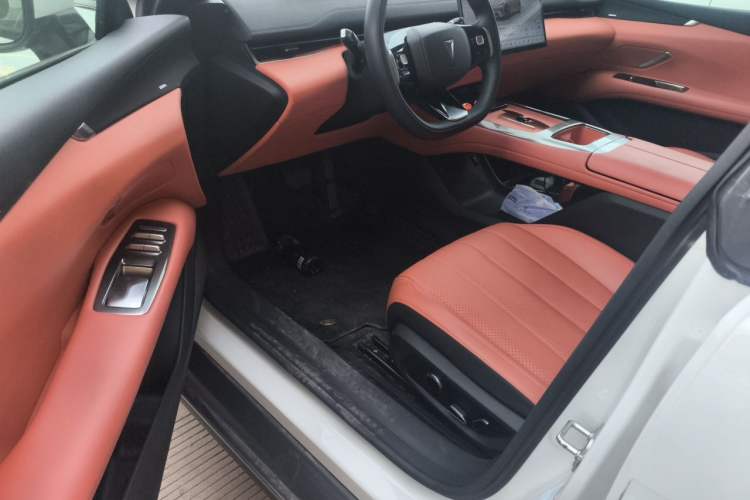 Used Deepal L07 2024 230Max Qiankun Intelligent Driving ADS SE Range-Extended Version Driver Seat