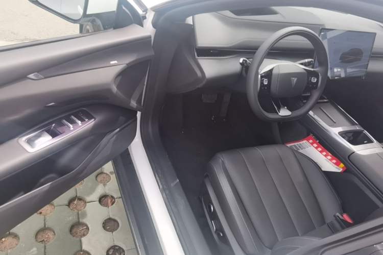 Used Deepal L07 2024 230Max Range-Extended Version Driver Seat