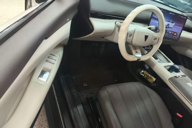 Used Deepal L07 2024 530Max Pure Electric Version Driver Seat