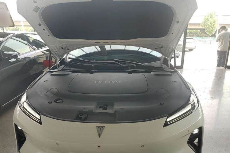 Used Deepal L07 2024 230Max Qiankun Intelligent Driving ADS SE Range-Extended Version Engine Bay