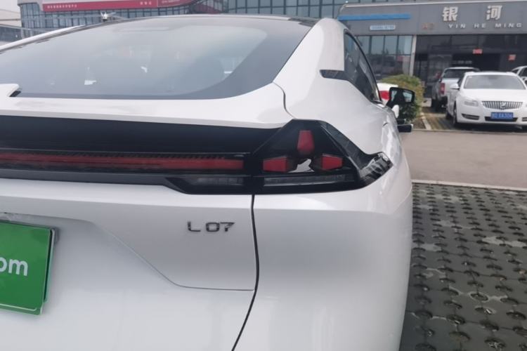 Used Deepal L07 2024 230Max Range-Extended Version Exterior 3