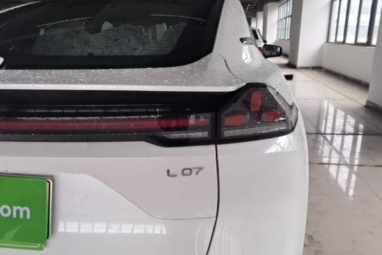 Used Deepal L07 2024 230Max Range-Extended Version Exterior 3