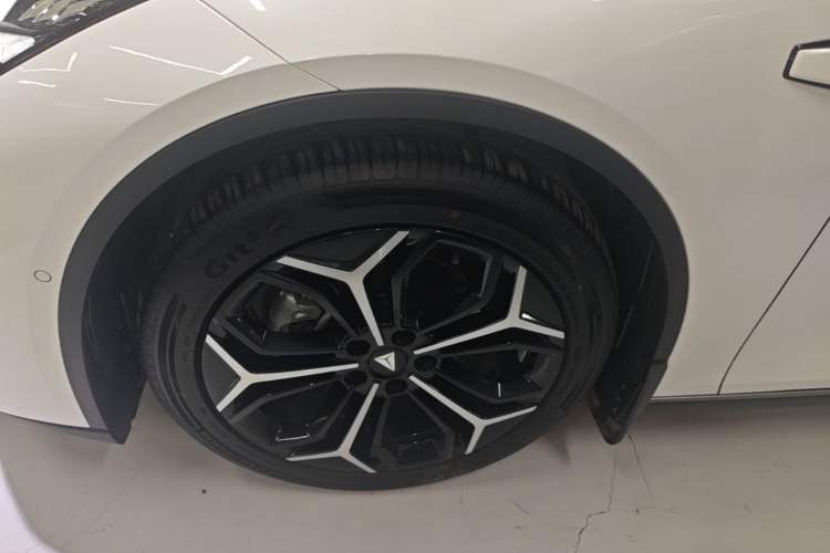 Used Deepal L07 2024 230Max Range-Extended Version Exterior 4