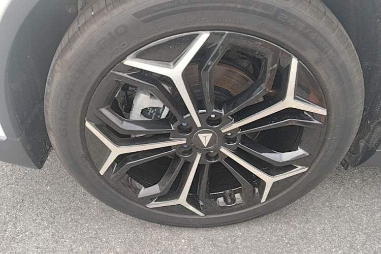 Used Deepal L07 2024 230Max Qiankun Intelligent Driving ADS SE Range-Extended Version Exterior 5