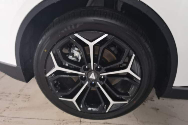 Used Deepal L07 2024 230Max Range-Extended Version Exterior 5