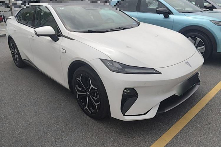 Used Deepal L07 2024 230Max Qiankun Intelligent Driving ADS SE Range-Extended Version Front Right 45 Deg