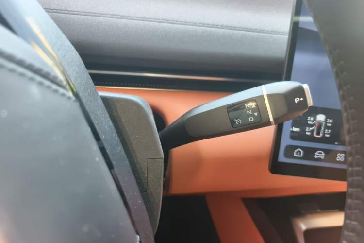 Used Deepal L07 2024 230Max Qiankun Intelligent Driving ADS SE Range-Extended Version Gear Lever