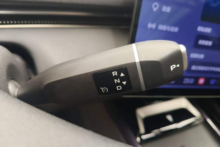 Used Deepal L07 2024 530 Max Qiankun Intelligent Driving ADS SE Pure Electric Version Gear Lever