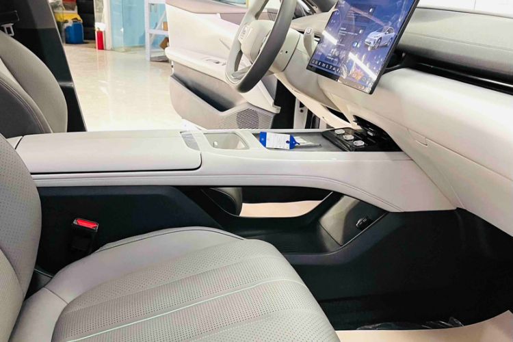 Used Deepal L07 2024 230Max Qiankun Intelligent Driving ADS SE Range-Extended Version Interior 1