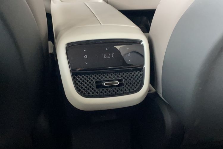 Used Deepal L07 2024 230Max Qiankun Intelligent Driving ADS SE Range-Extended Version Interior 6