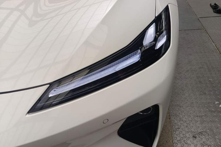 Used Deepal L07 2024 530 Max Qiankun Intelligent Driving ADS SE Pure Electric Version Left Front Headlight