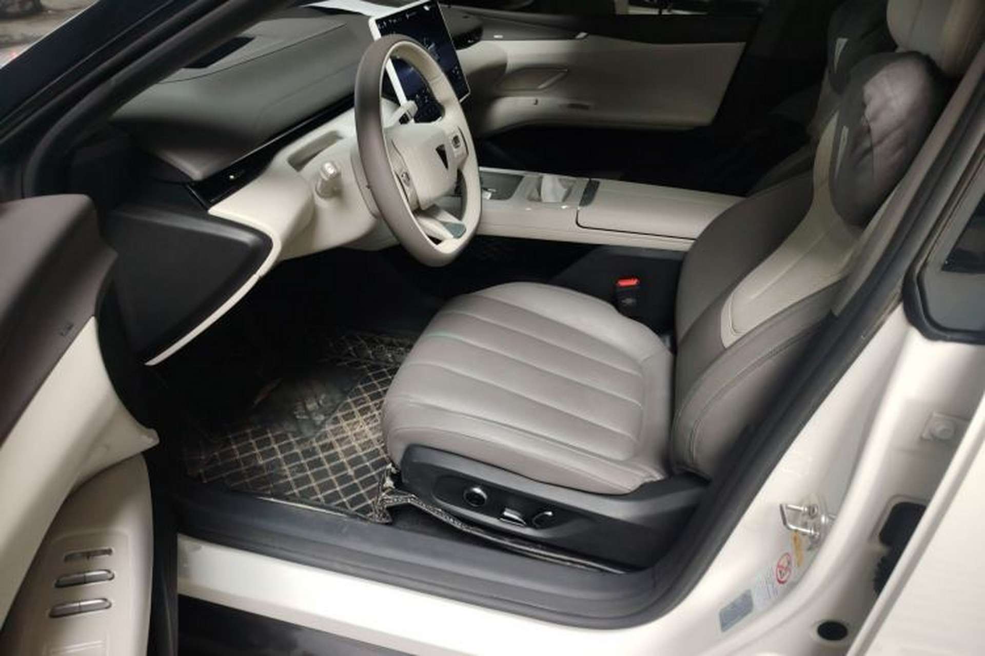 Used Deepal L07 2024 530Max Pure Electric Version Left Front Seat