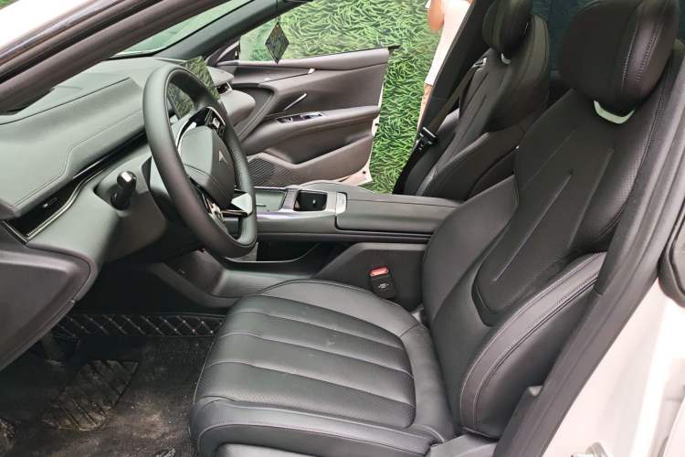 Used Deepal L07 2024 230Max Qiankun Intelligent Driving ADS SE Range-Extended Version Left Front Seat