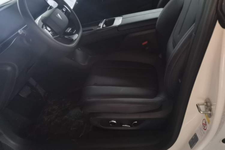Used Deepal L07 2024 230Max Range-Extended Version Left Front Seat
