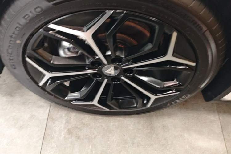Used Deepal L07 2024 230Max Qiankun Intelligent Driving ADS SE Range-Extended Version Left Front Wheel Hub