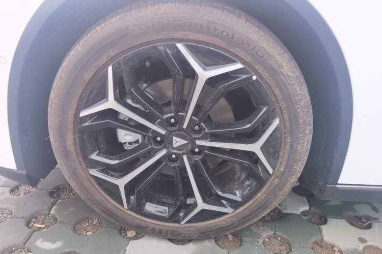 Used Deepal L07 2024 230Max Range-Extended Version Left Front Wheel Hub