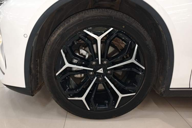 Used Deepal L07 2024 230Max Qiankun Intelligent Driving ADS SE Range-Extended Version Left Front Wheel Hub