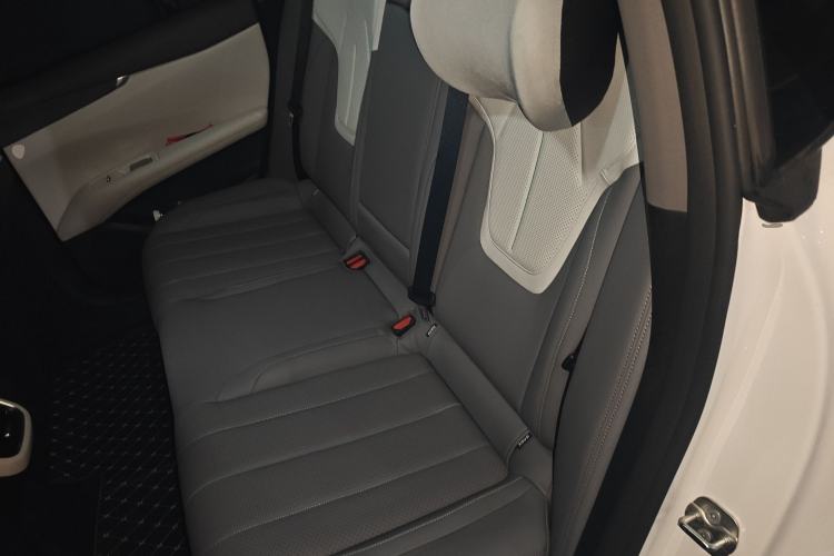 Used Deepal L07 2024 230Max Range-Extended Version Left Rear Seat