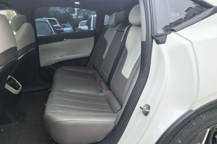 Used Deepal L07 2024 300Max Extended-Range Version Left Rear Seat
