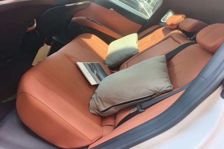 Used Deepal L07 2024 230Max Qiankun Intelligent Driving ADS SE Range-Extended Version Left Rear Seat