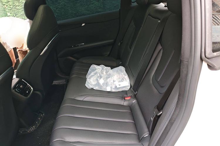 Used Deepal L07 2024 230Max Qiankun Intelligent Driving ADS SE Range-Extended Version Left Rear Seat