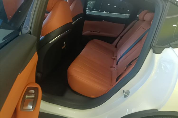 Used Deepal L07 2024 230Max Qiankun Intelligent Driving ADS SE Range-Extended Version Left Rear Seat