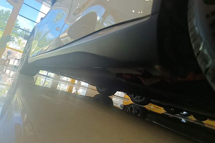 Used Deepal L07 2024 230Max Qiankun Intelligent Driving ADS SE Range-Extended Version Left Side Sill