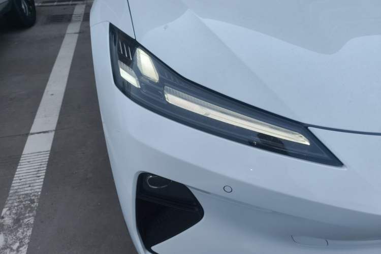 Used Deepal L07 2024 230Max Qiankun Intelligent Driving ADS SE Range-Extended Version Right Front Headlight