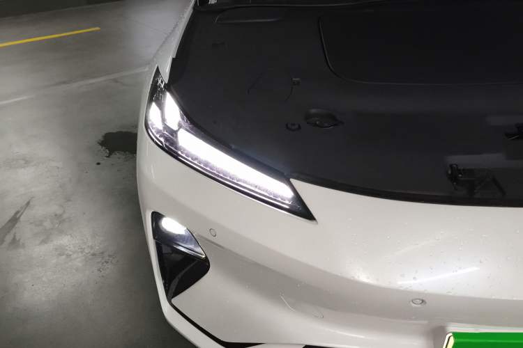 Used Deepal L07 2024 230Max Qiankun Intelligent Driving ADS SE Range-Extended Version Right Front Headlight