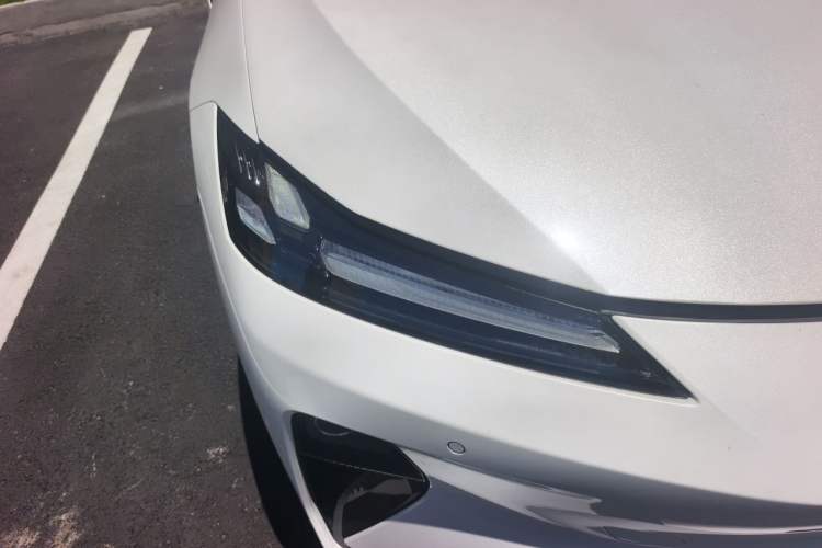 Used Deepal L07 2024 230Max Qiankun Intelligent Driving ADS SE Range-Extended Version Right Front Headlight