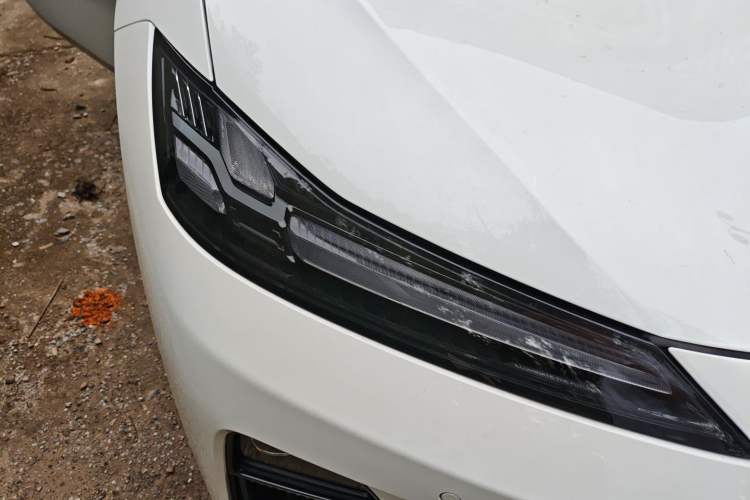 Used Deepal L07 2024 230Max Qiankun Intelligent Driving ADS SE Range-Extended Version Right Front Headlight