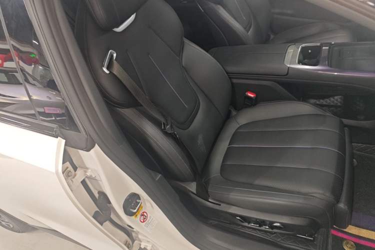 Used Deepal L07 2024 230Max Range-Extended Version Right Front Seat