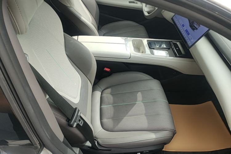 Used Deepal L07 2024 230Max Range-Extended Version Right Front Seat