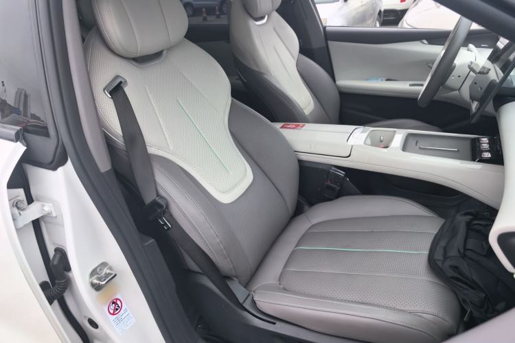 Used Deepal L07 2024 300Max Extended-Range Version Right Front Seat