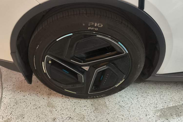 Used Deepal L07 2024 530Max Pure Electric Version Right Rear Wheel Hub