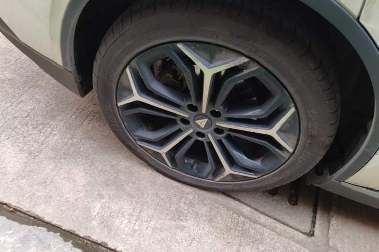 Used Deepal L07 2024 230Max Range-Extended Version Right Rear Wheel Hub