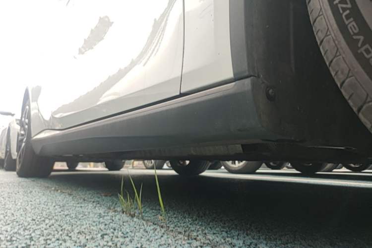 Used Deepal L07 2024 230Max Range-Extended Version Right Side Sill