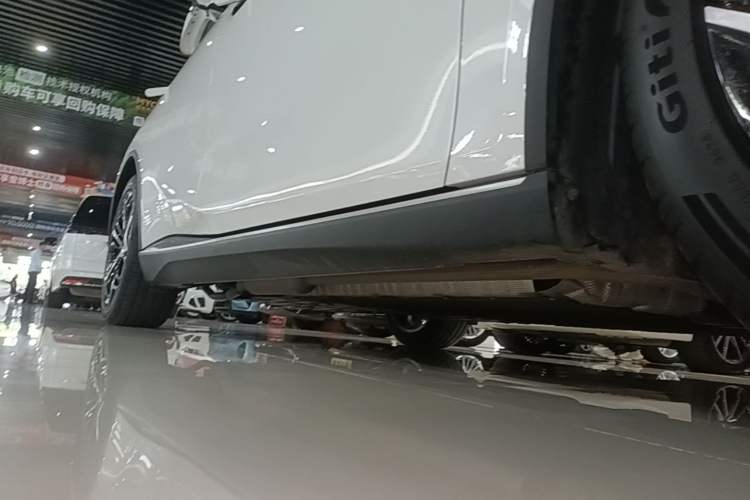 Used Deepal L07 2024 230Max Qiankun Intelligent Driving ADS SE Range-Extended Version Right Side Sill