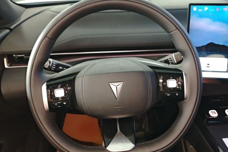 Used Deepal L07 2024 230Max Qiankun Intelligent Driving ADS SE Range-Extended Version Steering Wheel