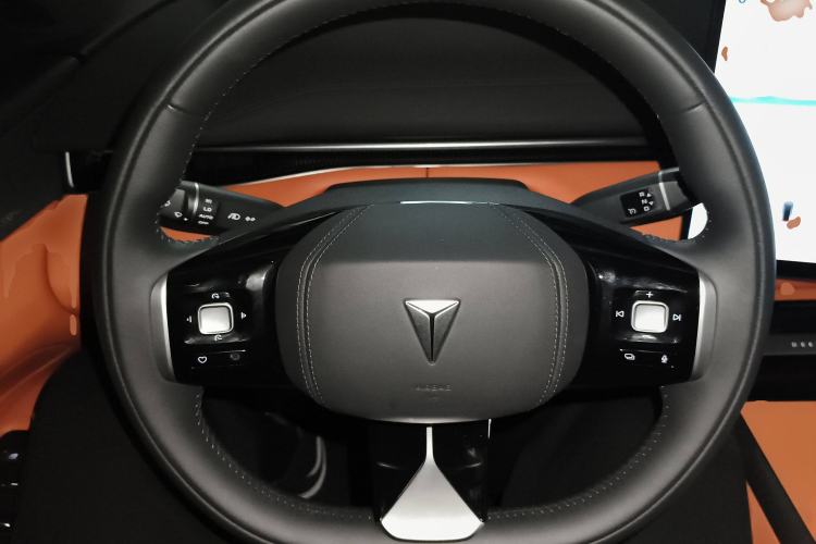 Used Deepal L07 2024 230Max Qiankun Intelligent Driving ADS SE Range-Extended Version Steering Wheel