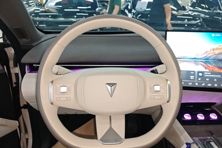 Used Deepal L07 2024 230Max Qiankun Intelligent Driving ADS SE Range-Extended Version Steering Wheel