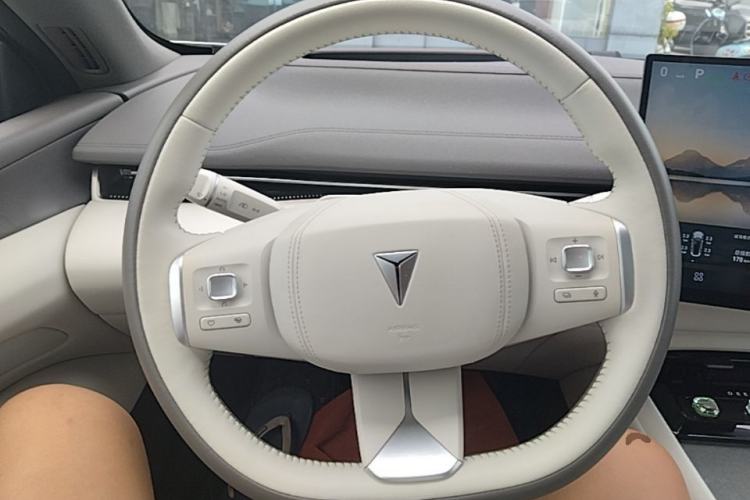 Used Deepal L07 2024 230Max Qiankun Intelligent Driving ADS SE Range-Extended Version Steering Wheel